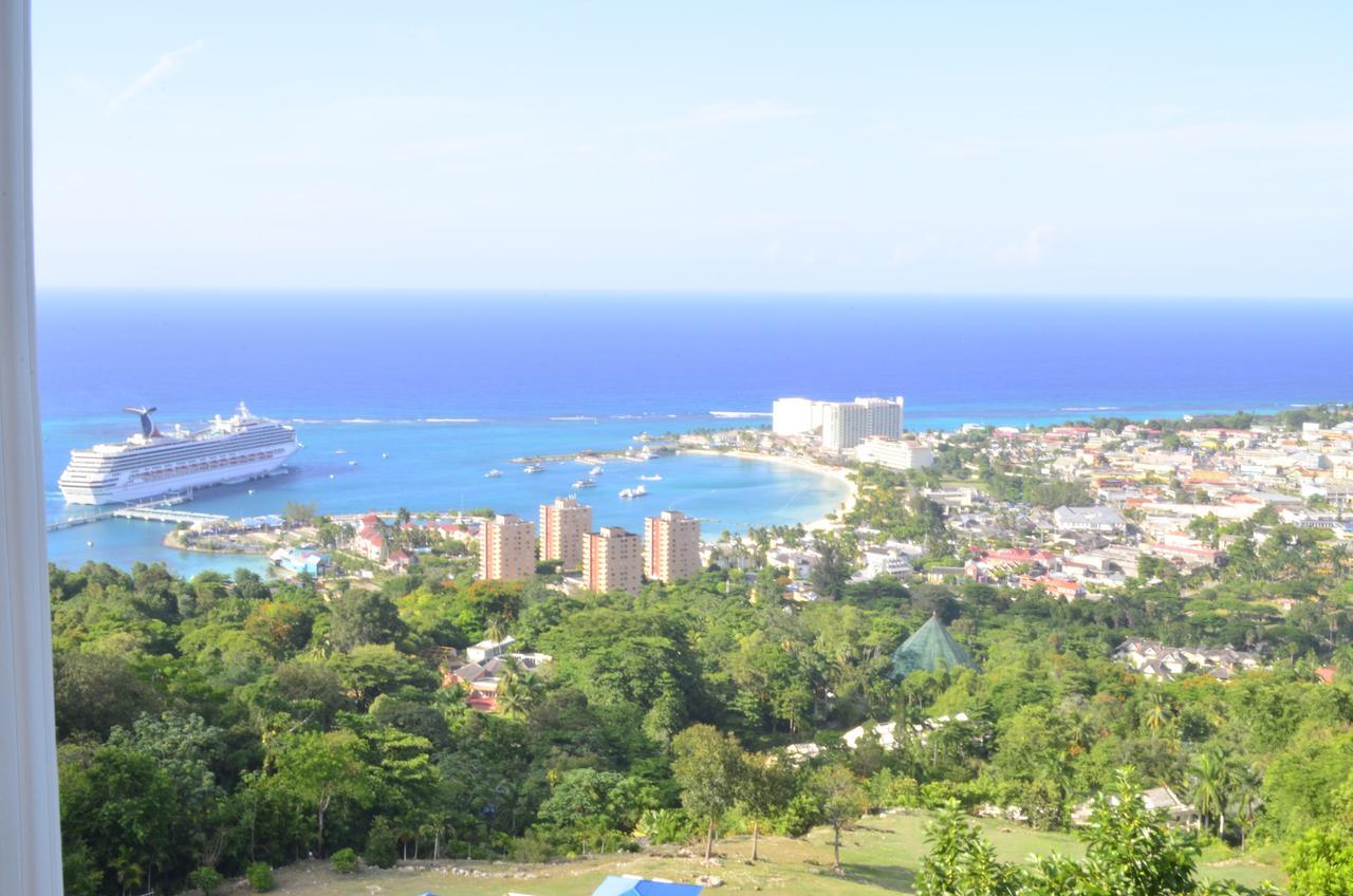 Pink Rock Inn Bed And Breakfast Ocho Rios Eksteriør billede